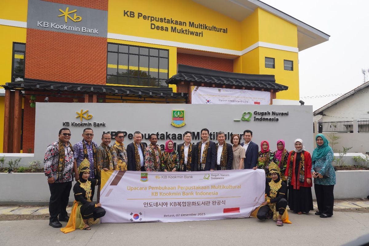Perpustakaan Multikultural di Desa Muktiwari, Kabupaten Bekasi, Jawa Barat, yang diinisiasi oleh Bank KB Bukopin dan KB Kookmin Bank