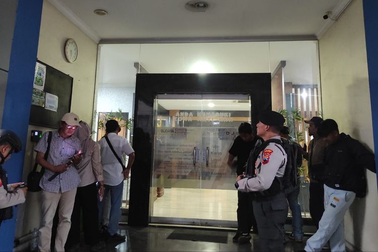 Berlangsung Lebih dari 7 Jam, KPK Masih Geledah Kantor Bea Cukai Kudus