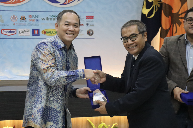 Kolaborasi Industri dan Pendidikan Tinggi, PT Anggana Catur Prima Raih Penghargaan IP Trisakti