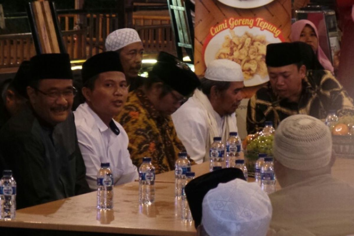 Cawagub DKI Djarot Saiful Hidayat di pengajian di Kalideres, Jakarta Barat. Senin (3/4/2017) malam