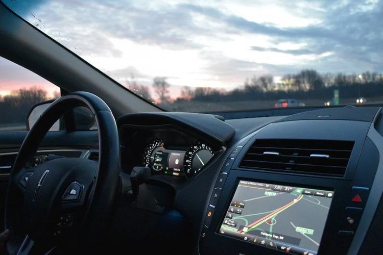 Ilustrasi penggunaan GPS di mobil