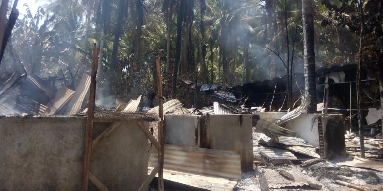 Fasilitas PT BSI yang terbakar karena aksi warga tolak tambang di Gunung Tumpang Pintu Kecamatan Pesanggaran Kabupaten Banyuwangi