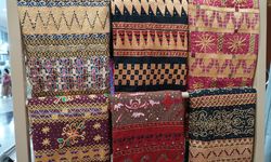 Tapis Lampung hingga Songket Silungkang Karya UMKM Dipamerkan di INACRAFT 2026