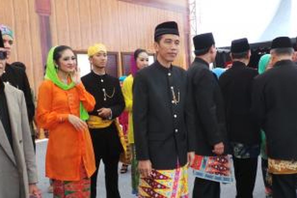 Gubernur DKI Jakarta Joko Widodo saat menghadiri lebaran betawi, di Silang Monas, Jakarta (1/9/2013).