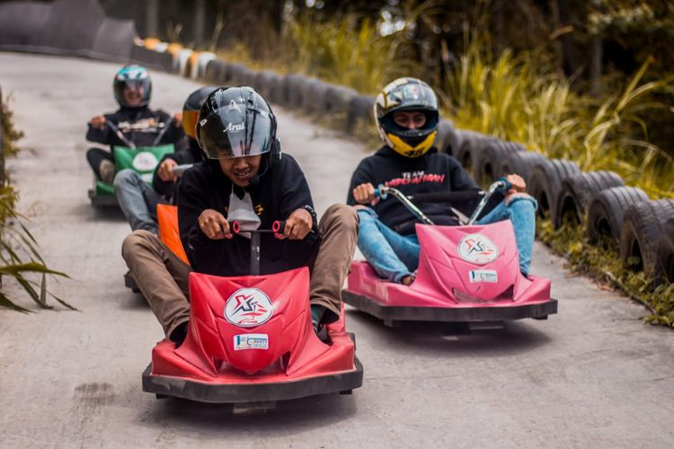 Wahana permainan Lug's Gravity di Lembang, Bandung