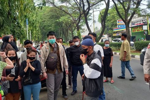 Korban Investasi Bodong Binomo Demo di Depan PN Tangerang, Tuntut Indra Kenz Dihukum