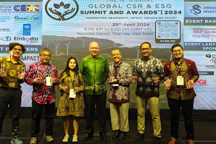 Program pemberdayaan masyarakat di lahan gambut jadi unggulan PT KPI, berhasil mendapatkan 5 penghargaan sekaligus di ajang Global CSR dan ESG Summit & Awards 2024 yang dilaksanakan di Hanoi, Vietnam beberapa hari yang lalu.