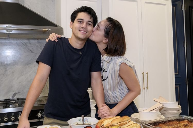 Penampilan terbaru aktris Luna Maya dengan rambut bob yang fresh di tahun 2026.