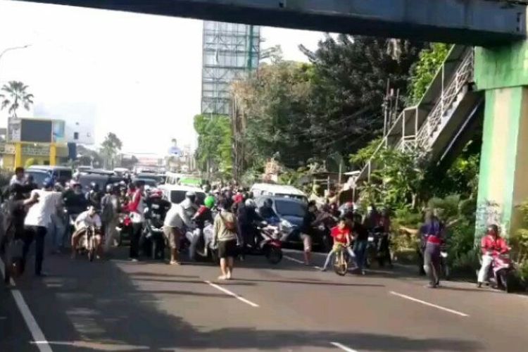 Video balap liar yang dilakukan para pemuda di jalan raya Kawasan Serpong Utara, Tangerang Selatan, Rabu (20/5/2020) pagi, viral di media sosial.