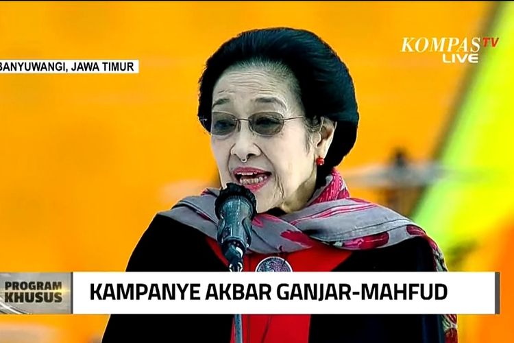 Ketua Umum Partai Demokrasi Indonesia Perjuangan (PDI-P) Megawati Soekarnoputri dalam acara kampanye akbar Harapan Jutaan (Hajatan) Rakyat Ganjar-Mahfud di Banyuwangi, Jawa Timur, Kamis (8/2/2024).
