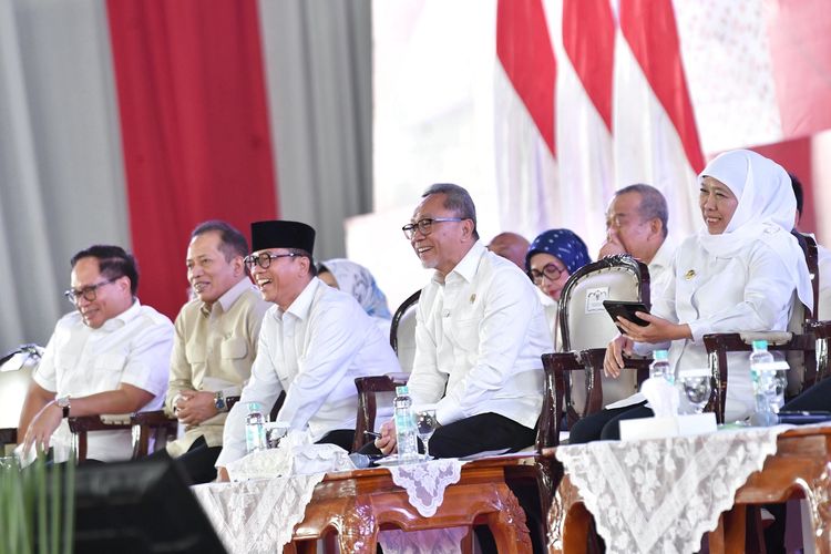 Hadiri Pertemuan Kades Se-Jatim, Mendes PDT Siap Pantau Pembentukan 80.000 Kopdes Merah Putih