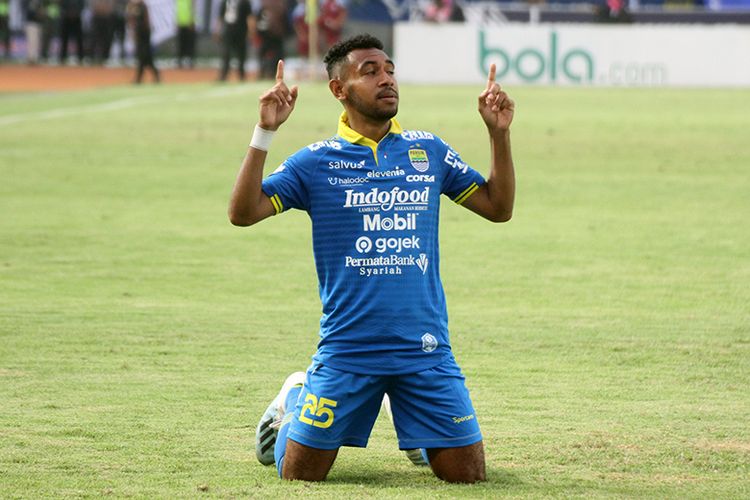 Penyerang muda Persib Bandung, Julius Josel, usai laga Persib vs Arema, Selasa (12/11/2019). 