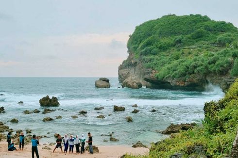 Menikmati Keindahan Pantai Sembukan Wonogiri, Surga Kecil di Ujung Selatan Jawa Tengah