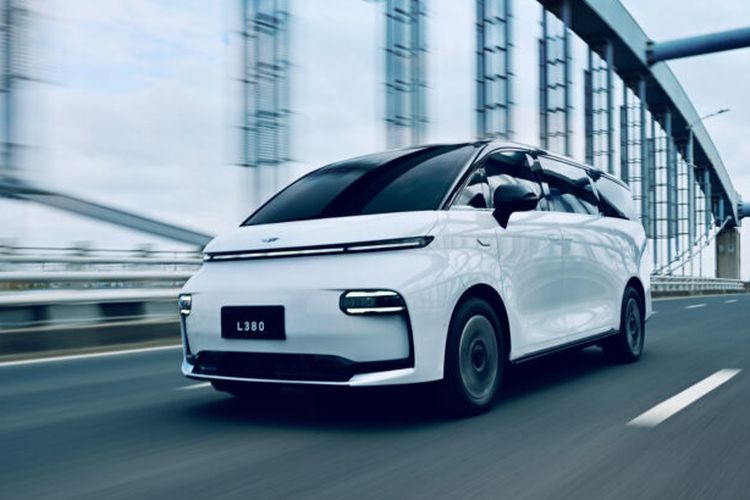 LEVC L380, MPV listrik yang dikembangkan oleh anak perusahaan Geely
