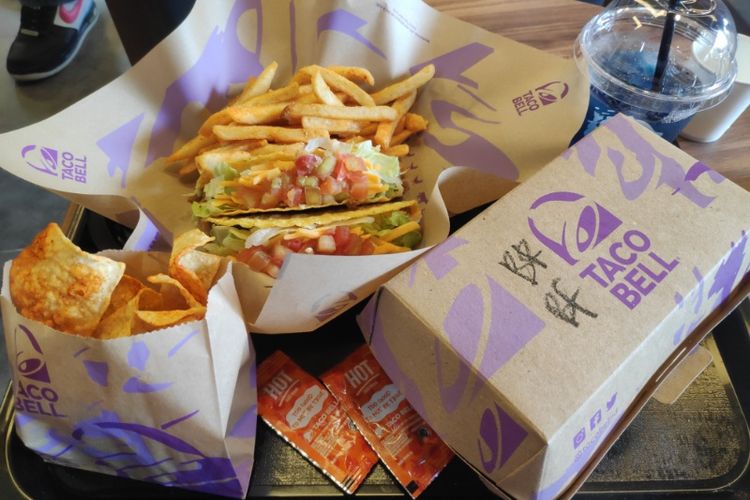 Makanan di Taco Bell Indonesia. 