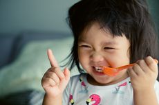 3 Tips Menyimpan dan Membersihkan Alat Makan Anak agar Bersih