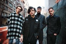 Lirik dan Chord Lagu Paris - The 1975