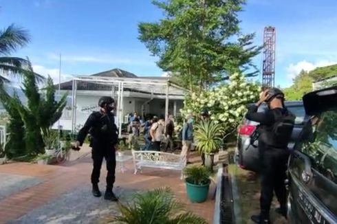 KPK Sita Catatan Tangan dengan Kode Khusus di Ruang Kerja Wali Kota Ambon