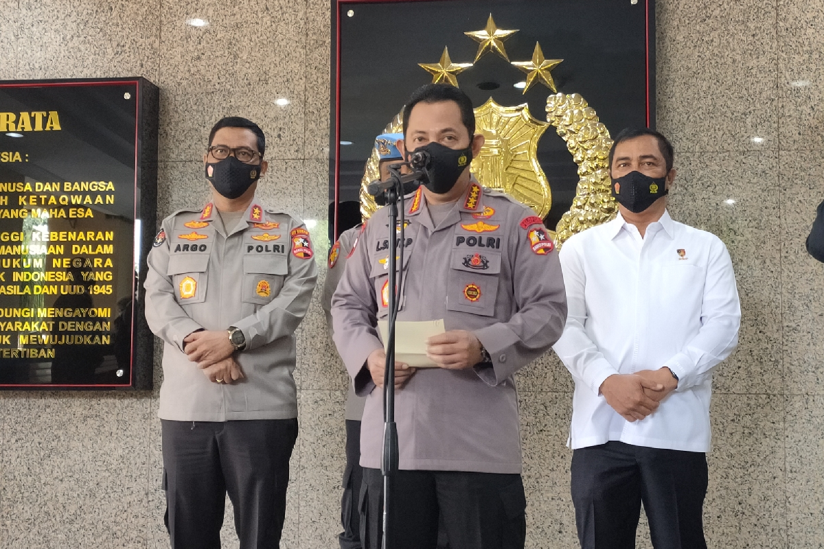 National Police Chief General Listyo Sigit Prabowo at a press conference at National Police Headquarters, Jakarta, Wednesday, April 28.