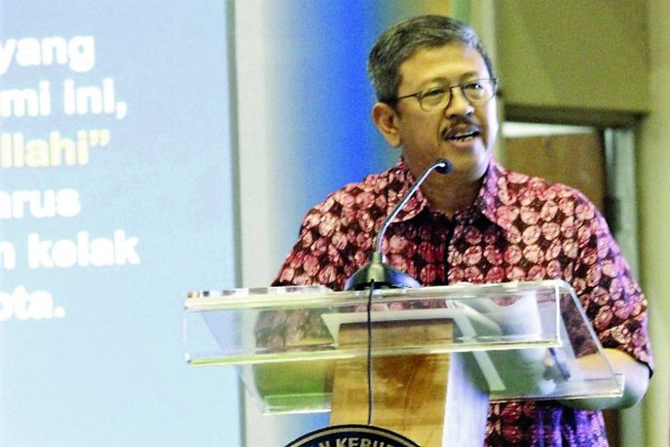 Staf Ahli Menteri Pendidikan dan Kebudayaan Arie Budiman mengatakan guru mesti meningkatkan kompetensi agar bisa mengikuti perkembangan teknologi.