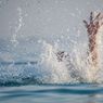 Berenang Saat Arus Deras, Remaja di Mampang Hanyut