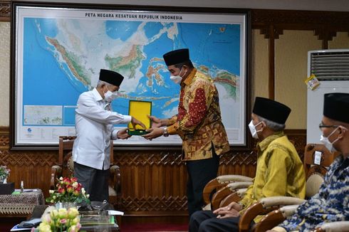 Wapres Ma'ruf Dianugerahi Gelar Bapak Pelopor Ekonomi Syariah dari UIN Ar-Raniry Aceh