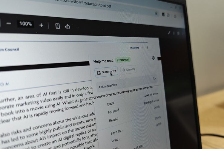 Tampilan fitur Help me read Gemini AI di laptop Acer Chromebook Plus Enterprise 714 yang dipamerkan di Computex 2025