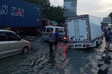 Jalan Pantura Kaligawe Semarang Masih Terendam Banjir, Ketinggian Air hingga 40 Cm