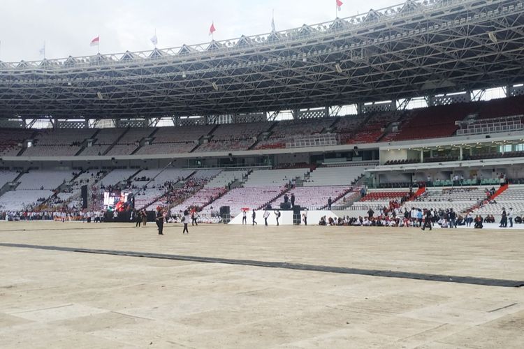 Persiapan acara Gerakan Nusantara Bersatu yang digelar di Stadion Utama Gelora Bung Karno (GBK) dan akan dihadiri Presiden Joko Widodo pada Sabtu (26/11/2022).