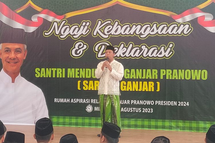 Ketua Majelis Pertimbangan PPP Muhammad Romahurmuziy atau Rommy di Rumah Aspirasi Relawan Ganjar Pranowo, Menteng, Jakarta, Minggu (13/8/2023).