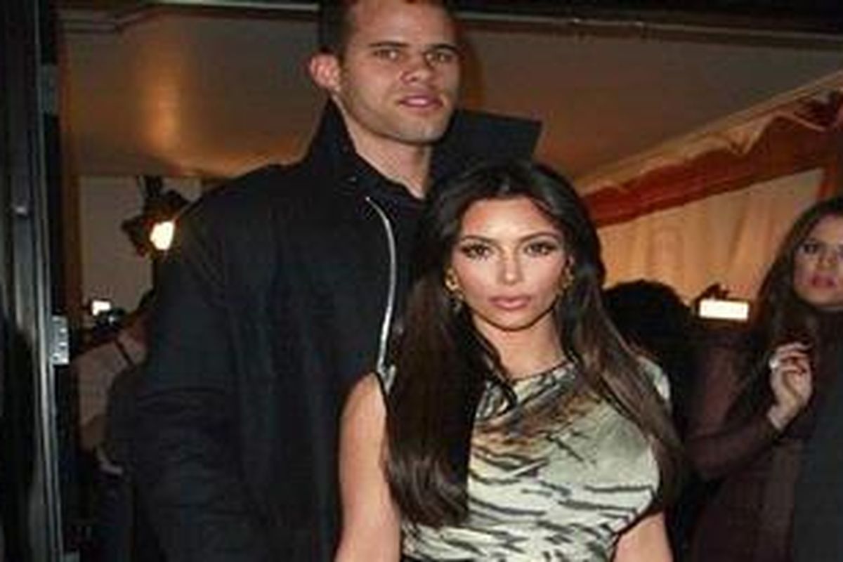 Kim Kardashian dan kekasihnya, Kris Humphries.