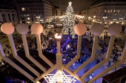 Seperti Apa Perayaan Hanukkah di Jerman di Tengah Pandemi Corona?