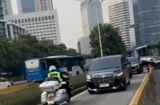 Mobil Menag Yaqut Terhalang Saat Masuk Busway, Kemenag: Bus Mogok, Bukan Sengaja Halangi