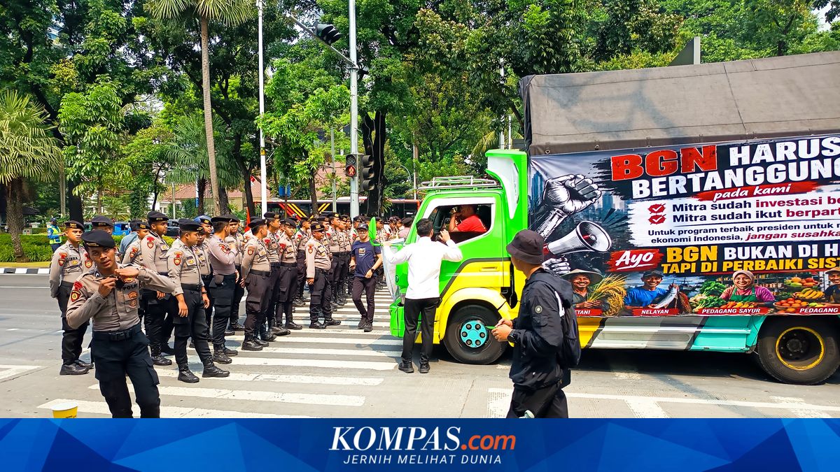 Massa Pendukung MBG Dicegat Polisi Saat Hendak Aksi di Kantor BGN