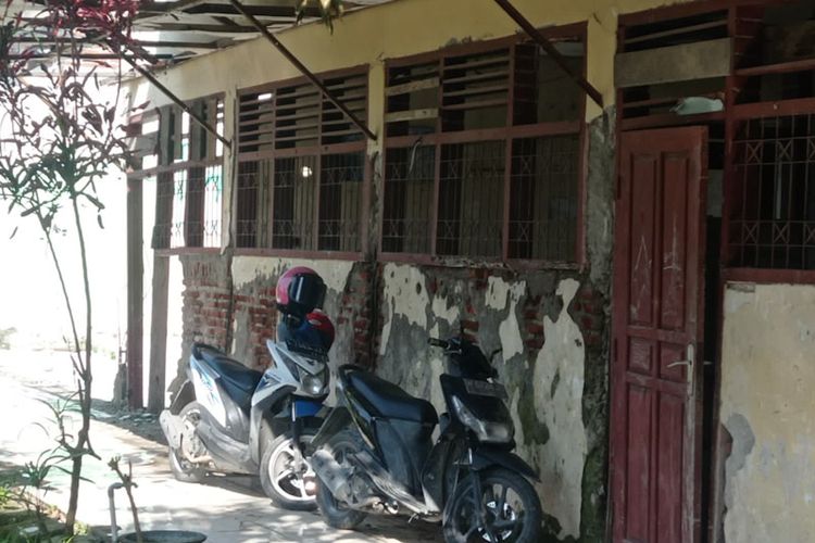 Kondisi bangunan SDN Ngujungrejo yang berada di Desa Ngujungrejo, Kecamatan Turi, Lamongan, Jawa Timur. *** Local Caption *** Kondisi bangunan SDN Ngujungrejo yang berada di Desa Ngujungrejo, Kecamatan Turi, Lamongan, Jawa Timur.