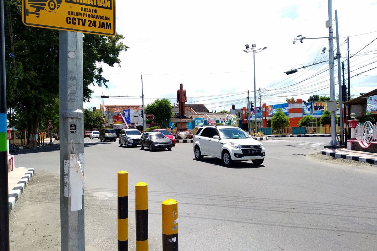 Simpang Jalan Melati, Kota Blitar, salah satu dari empat titik penerapan tilang elektronik di Kota Blitar.