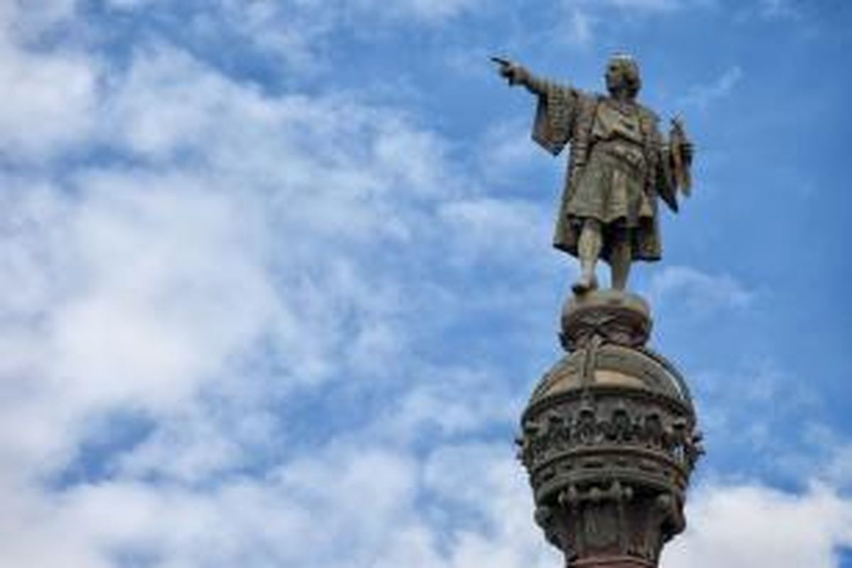 Ilustrasi: Monumen Columbus (Mirador de Colom) di Barcelona, Catalonia, Spanyol.