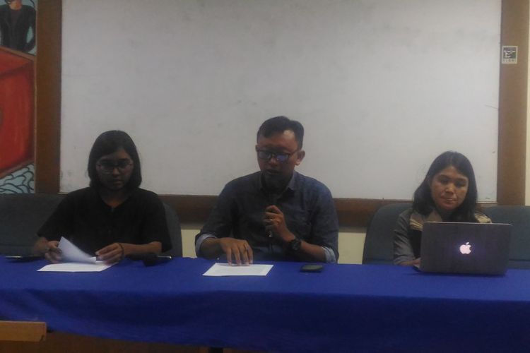 YLBHI menggelar konferensi pers terkait catatan pelanggaran kepolisian RI sepanjang 2016-2019 di kantor YLBHI, Jakarta Pusat, Senin (1/7/2019). 