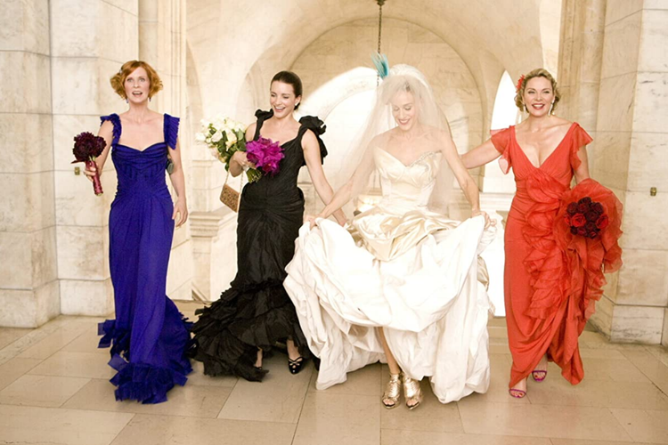 Salah satu adegan Sex and the City yang menampilkan gaun pengantin rancangan Vivienne Westwood