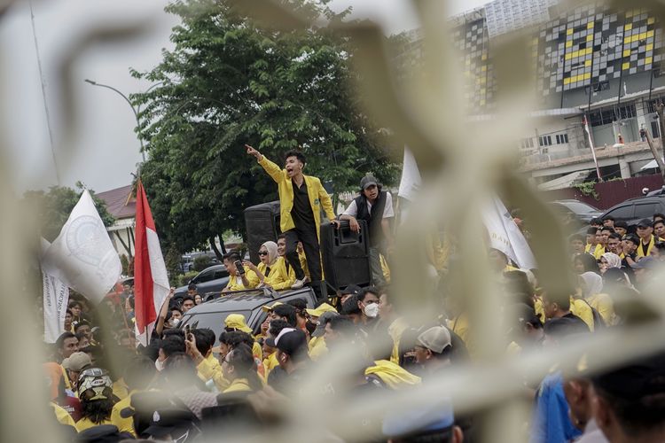 Menderadikalisasi Unjuk Rasa Mahasiswa