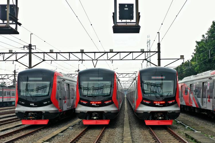 KAI Commuter mengoperasikan 11 rangkaian sarana KRL baru di jalur Bogor dan Cikarang.