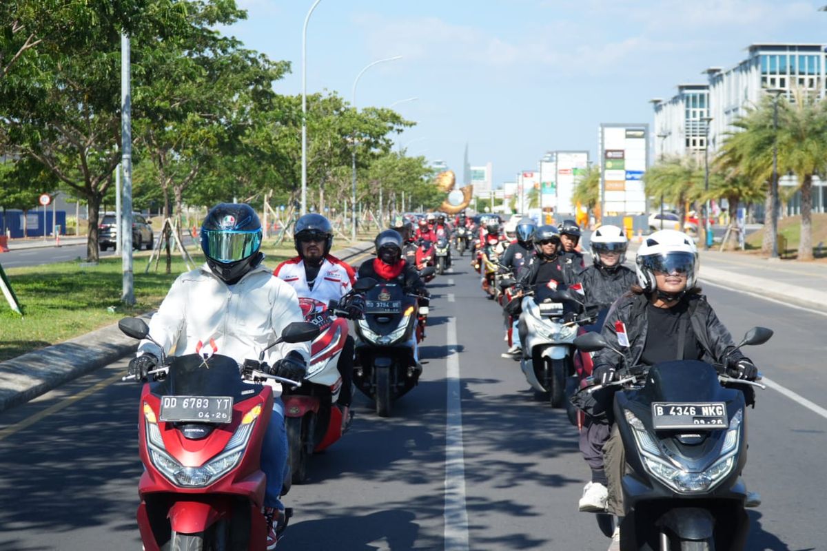 City rolling Convoy Merdeka konunitas PCX 160 Makassar