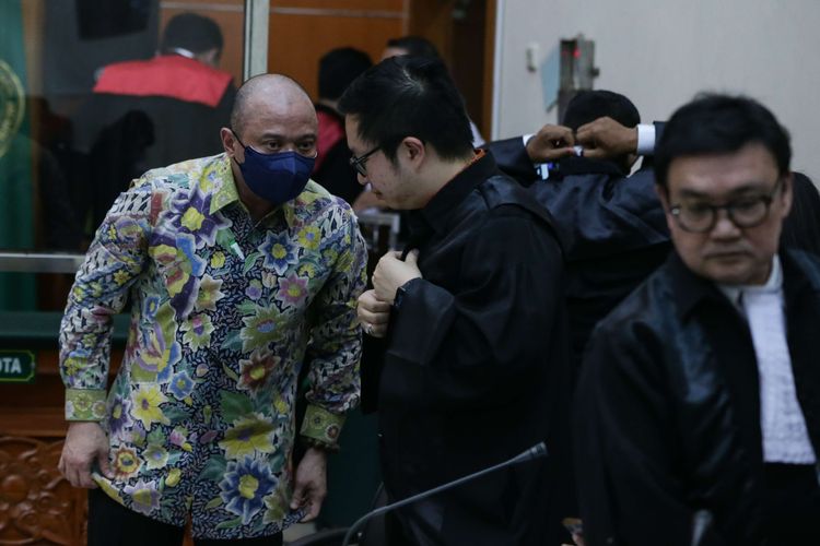 Terdakwa kasus peredaran narkotika jenis sabu Irjen Teddy Minahasa menjalani sidang di Pengadilan Negeri Jakarta Barat, Senin (6/3/2023). Jaksa penuntut umum (JPU) menghadirkan dua ahli dalam sidang kali ini.