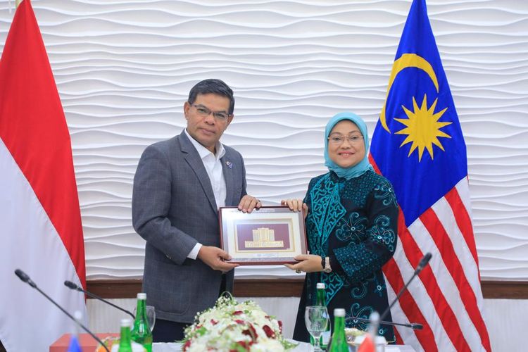 Indonesia's Manpower Minister Ida Fauziyah (right) receives a courtesy call from Malaysia's Home Affairs Minister Datuk Seri Saifuddin Nasution bin Ismail (left) in Jakarta on Monday, January 30, 2023. 