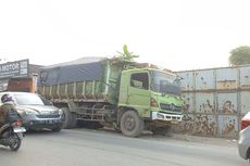 Setelah Terbengkalai Berbulan-bulan, Truk Mogok di Pinggir Jalan Tangerang Akhirnya Dievakuasi