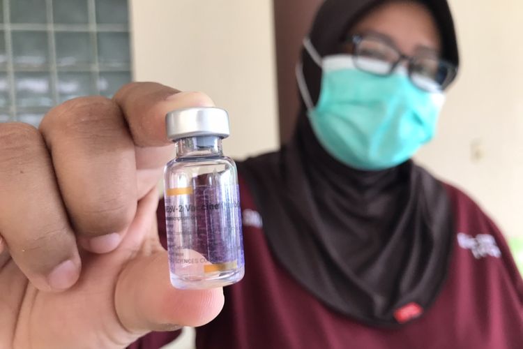 Vaksin Covid-19 yang diberikan untuk tenaga kesehatan di Pusat Rehabilitasi Kementerian Pertahanan (Pusrehab Kemhan) Rumah Sakit Suyoto, Bintaro, Pesanggrahan, Jakarta Selatan pada Kamis (14/1/2021).