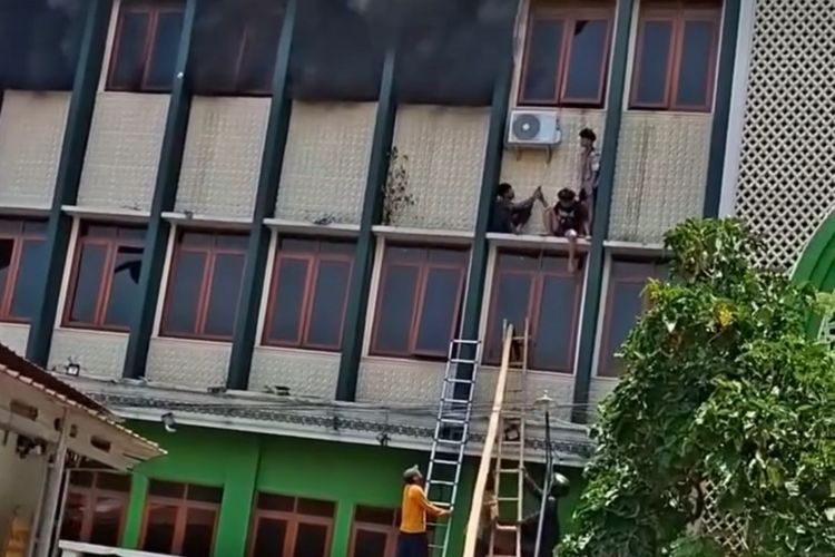 Kebakaran di Asrama Panti Kudus, 3 Anak Sakit Sempat Terjebak di Lantai 3