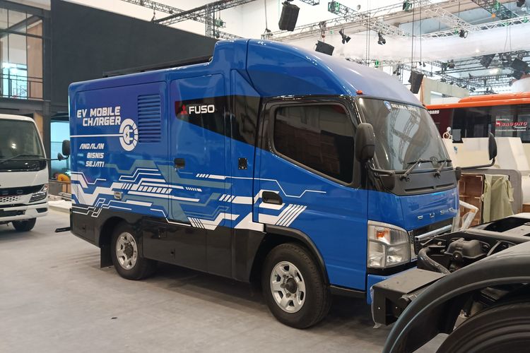 Booth Mitsubishi Fuso di GIIAS 2025