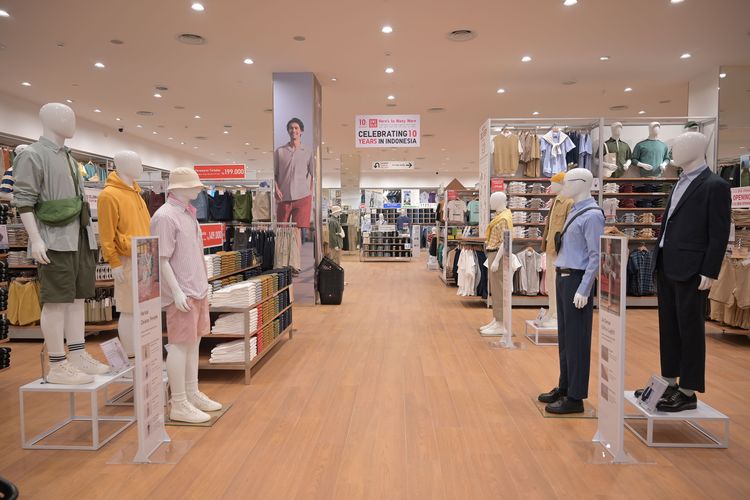 Uniqlo Neighborhood Store di One District at Puri 