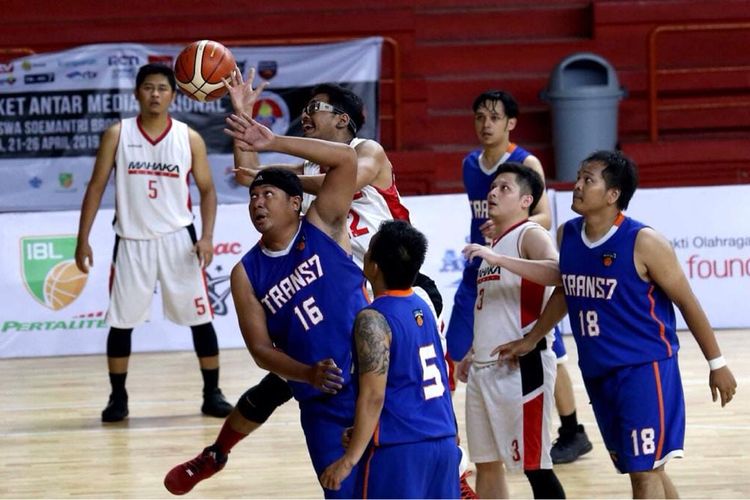 Pertandingan hari ini dibuka tim basket juara bertahan CNN Indonesia menang tipis atas RCTI 28-27. Kemudian tim Mahaka Media menang telak 24-13 atas Trans 7. Diikuti tim basket Emtek mengalahkan tim Jurnalis All Star 26-22, dan Kompas Gramedia menang 26-24 atas Media Grup.